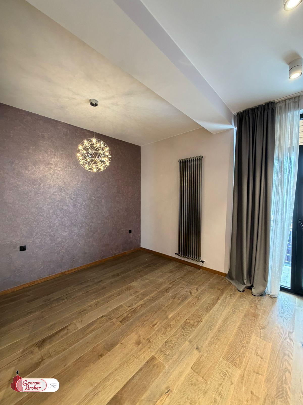 იყიდება ახალი გარემონტებული 7 ოთახიანი სახლი